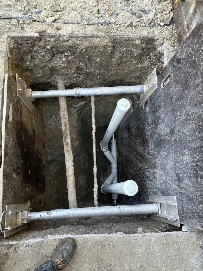 Experienced plumber completing Drain Cleaning work in Holmes Beach